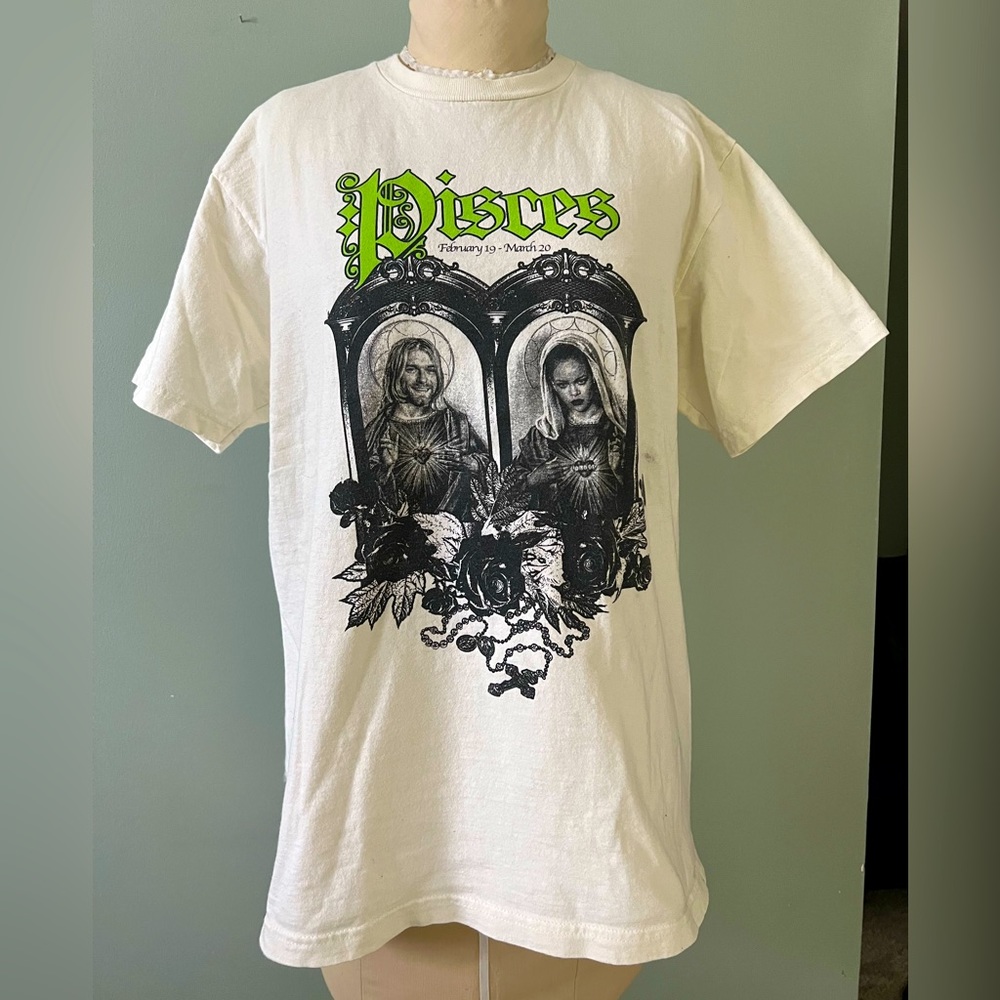 Feels So Good Pisces Kurt Cobain and Rihanna ivory tee T-shirt women’s M